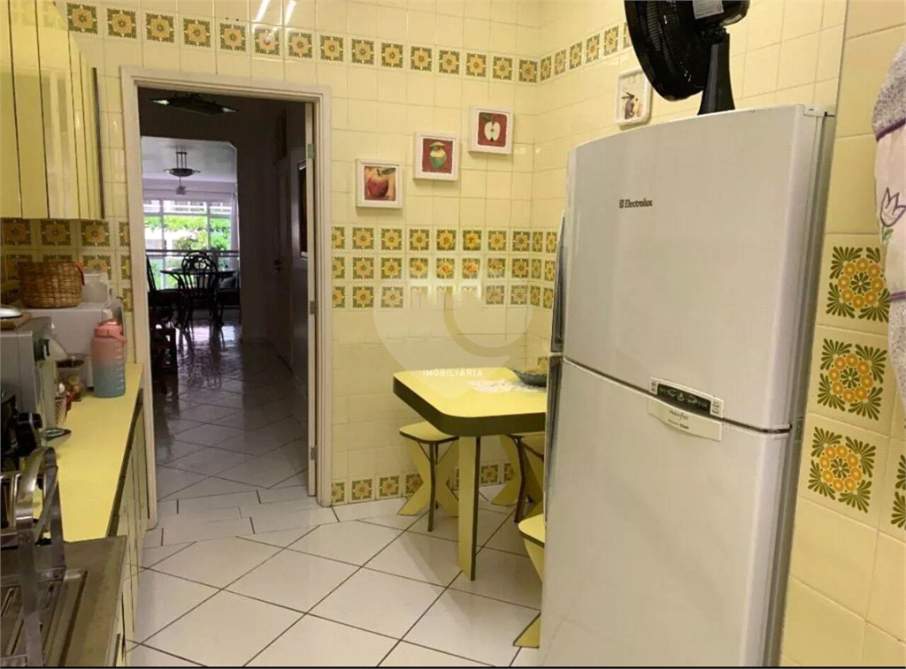 Apartamento à venda no Guarujá Pitangueiras com 3 dormitórios 1 vaga com 171m2.