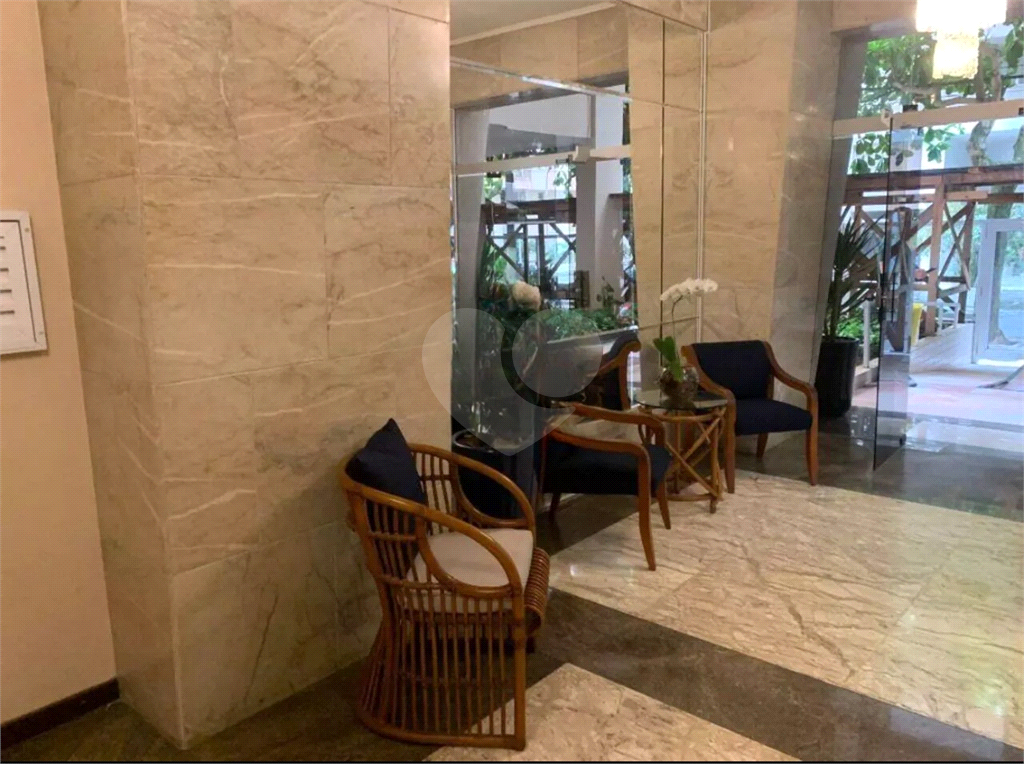 Apartamento à venda no Guarujá Pitangueiras com 3 dormitórios 1 vaga com 171m2.