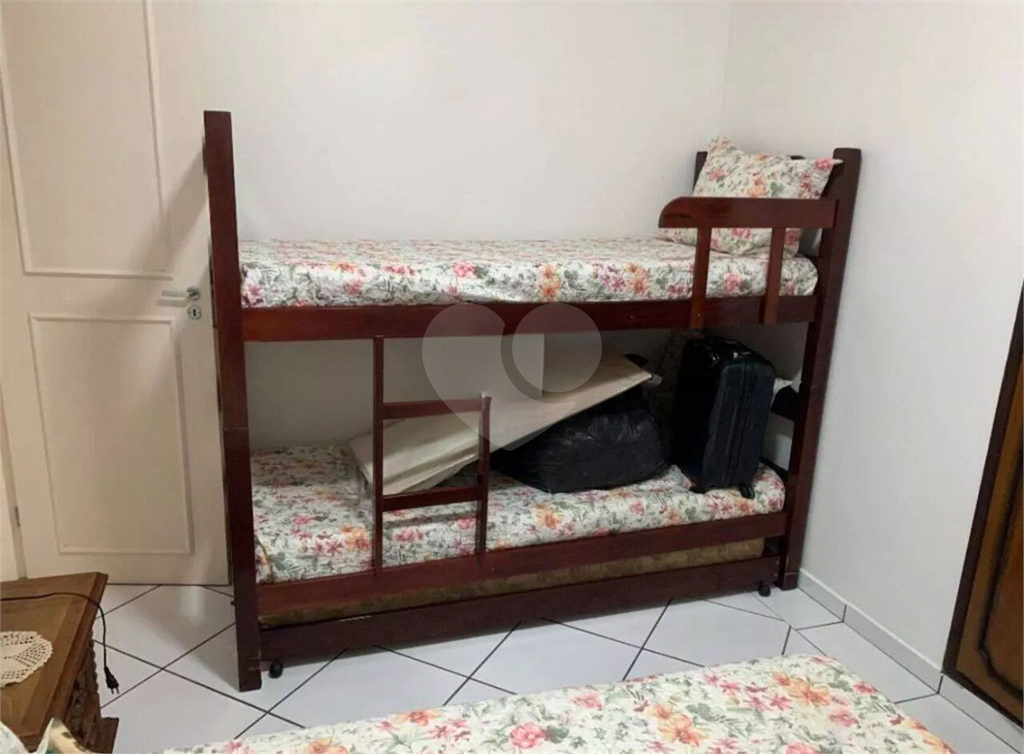 Apartamento à venda no Guarujá Pitangueiras com 3 dormitórios 1 vaga com 171m2.