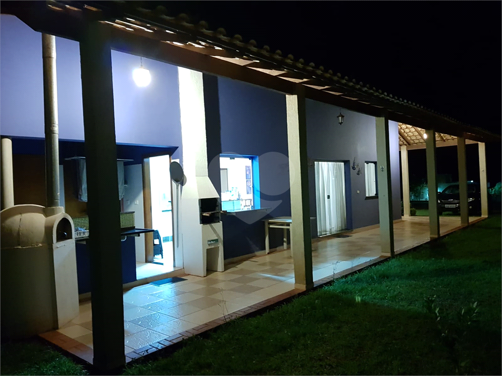 Linda e aconchegante casa em condomínio fechado c infraestrutura, internet, lazer, portaria 24h. 