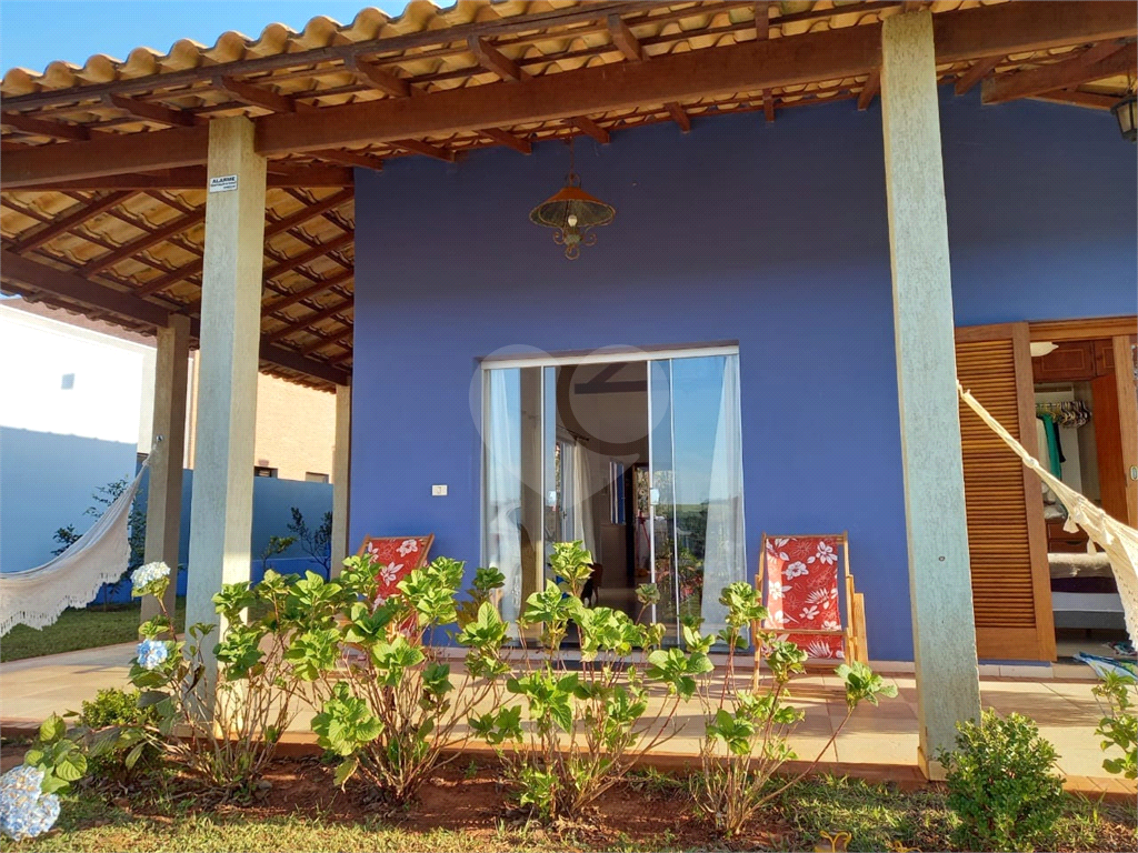 Linda e aconchegante casa em condomínio fechado c infraestrutura, internet, lazer, portaria 24h. 