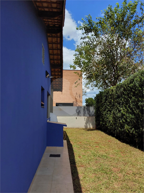 Linda e aconchegante casa em condomínio fechado c infraestrutura, internet, lazer, portaria 24h. 