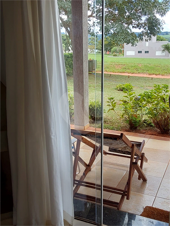 Linda e aconchegante casa em condomínio fechado c infraestrutura, internet, lazer, portaria 24h. 