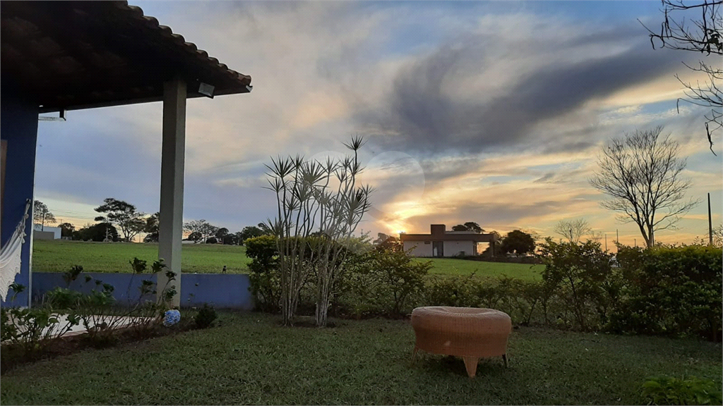 Linda e aconchegante casa em condomínio fechado c infraestrutura, internet, lazer, portaria 24h. 
