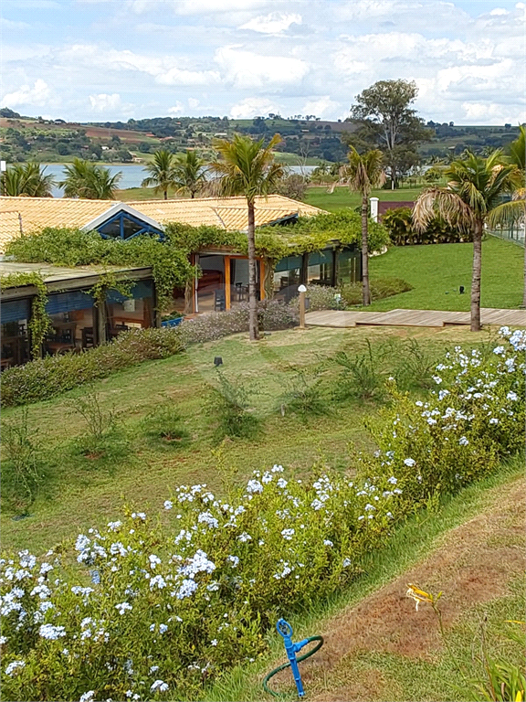 Linda e aconchegante casa em condomínio fechado c infraestrutura, internet, lazer, portaria 24h. 