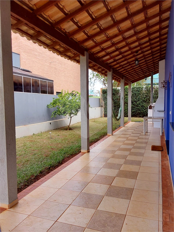 Linda e aconchegante casa em condomínio fechado c infraestrutura, internet, lazer, portaria 24h. 