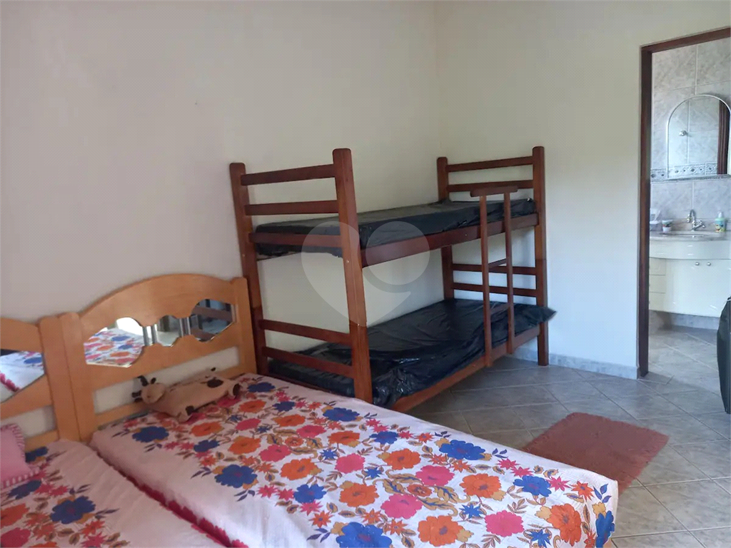 Casa à venda 250m² 3 suites na Serra da Cantareira.
