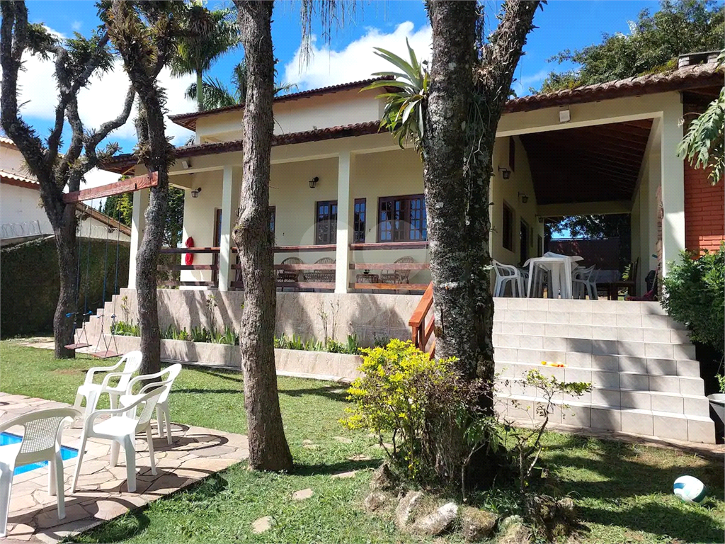 Casa à venda 250m² 3 suites na Serra da Cantareira.