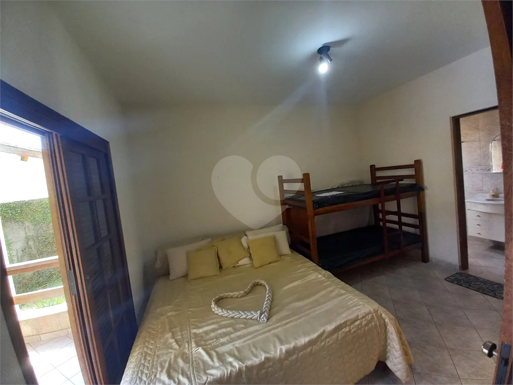 Casa à venda 250m² 3 suites na Serra da Cantareira.