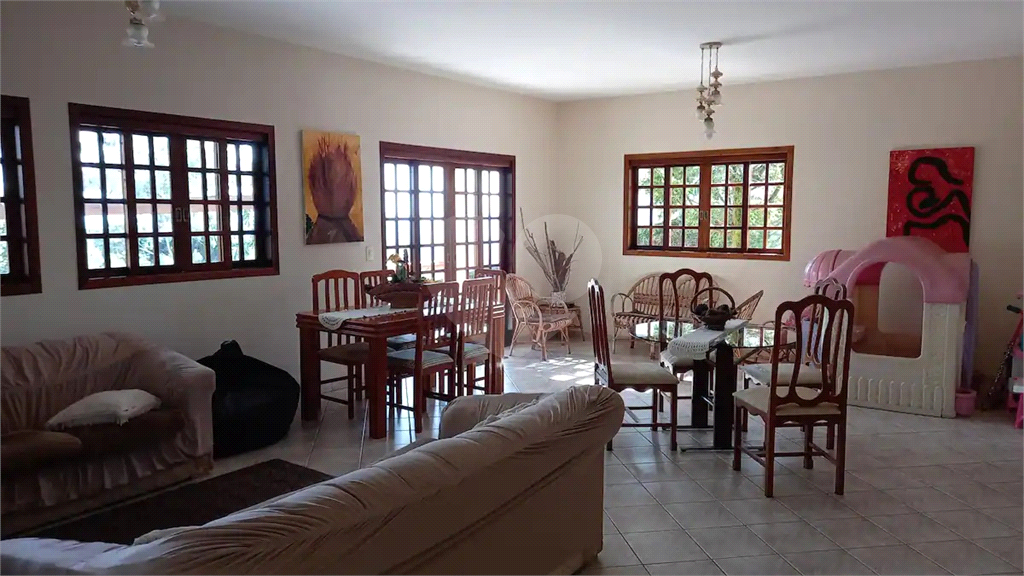 Casa à venda 250m² 3 suites na Serra da Cantareira.