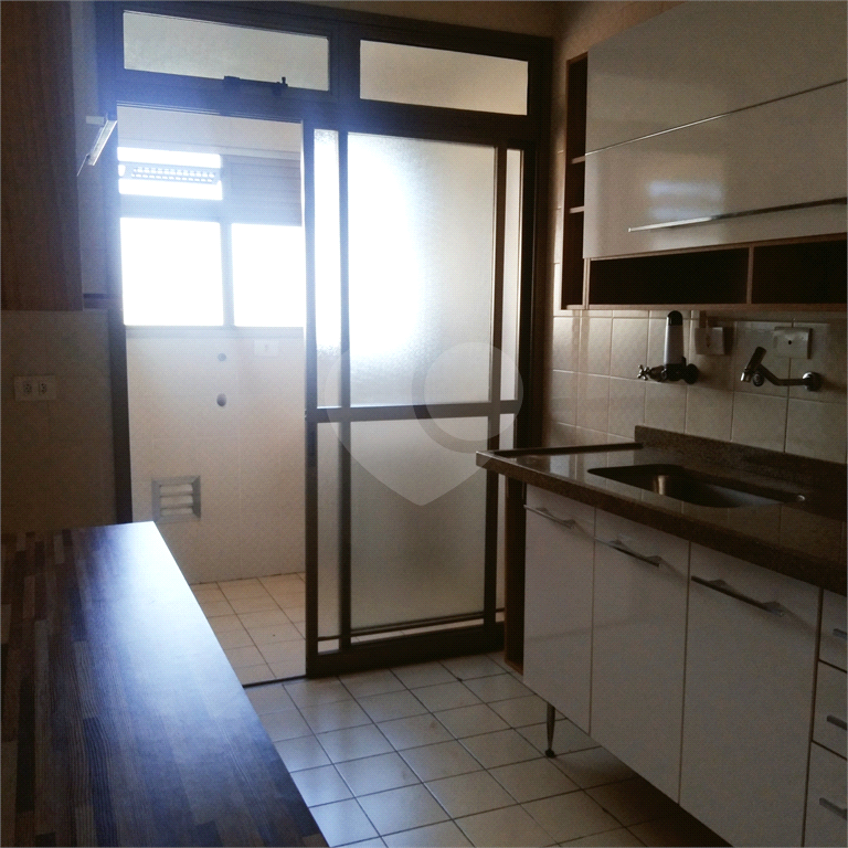 Apartamento à venda com 2 quartos, 63m² - Foto 11