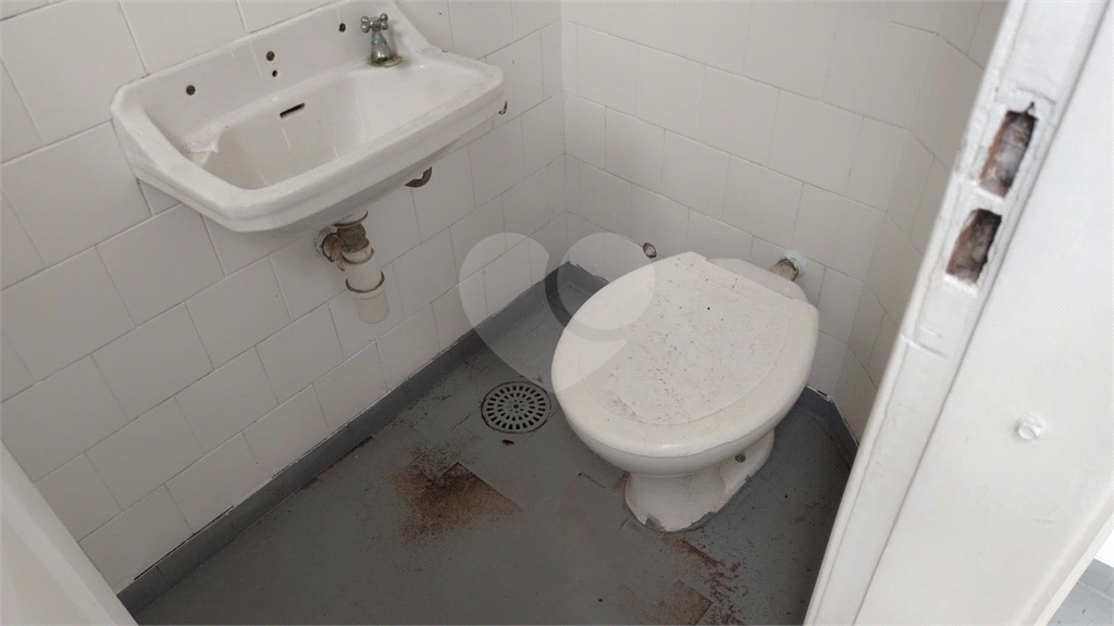 PRÉDIO INTEIRO em PINHEIROS