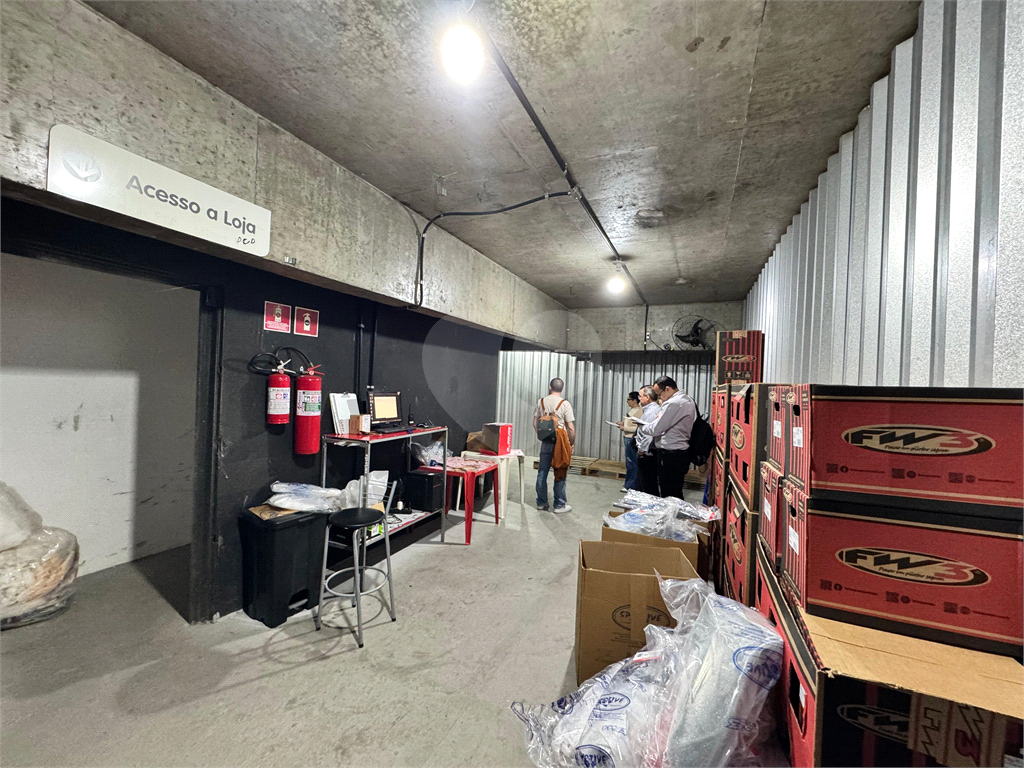 Vende-se: Prédio Comercial Locado na Av. Cupecê – Investimento com Retorno Imediato!