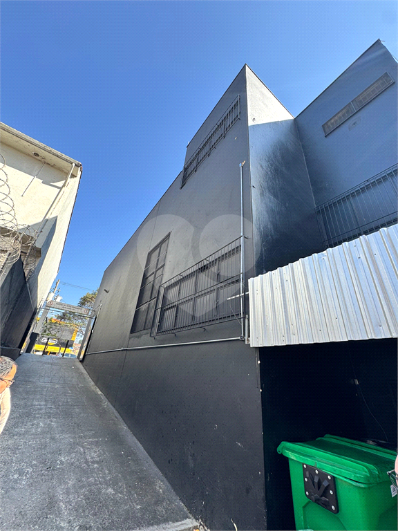 Vende-se: Prédio Comercial Locado na Av. Cupecê – Investimento com Retorno Imediato!