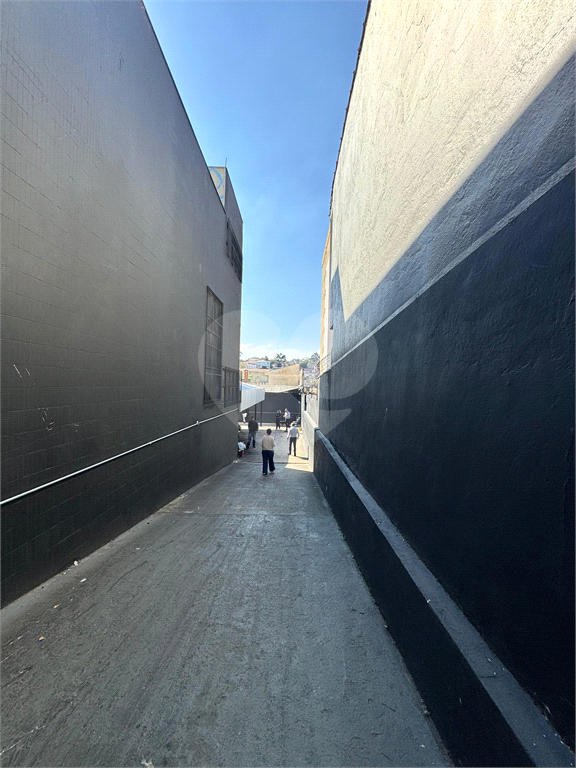 Vende-se: Prédio Comercial Locado na Av. Cupecê – Investimento com Retorno Imediato!