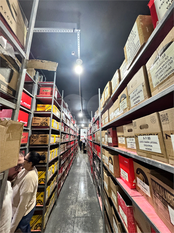 Vende-se: Prédio Comercial Locado na Av. Cupecê – Investimento com Retorno Imediato!