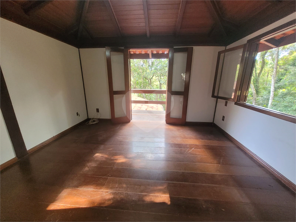 Casa à venda com 4 quartos, 219m² - Foto 11