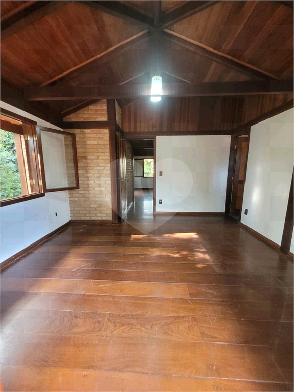 Casa à venda com 4 quartos, 219m² - Foto 9