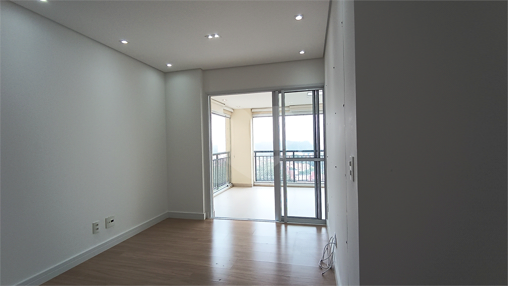 APARTAMENTO em TREMEMBÉ