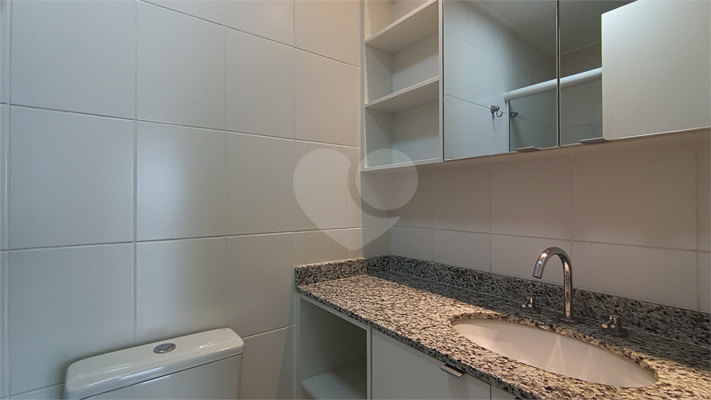 APARTAMENTO em TREMEMBÉ