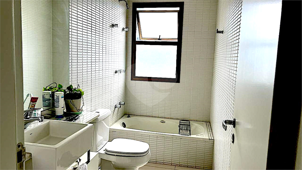 APARTAMENTO em CAMPO BELO
