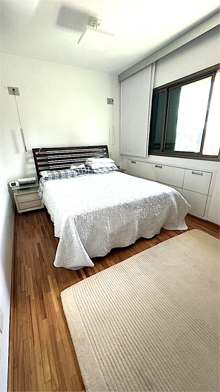 APARTAMENTO em CAMPO BELO
