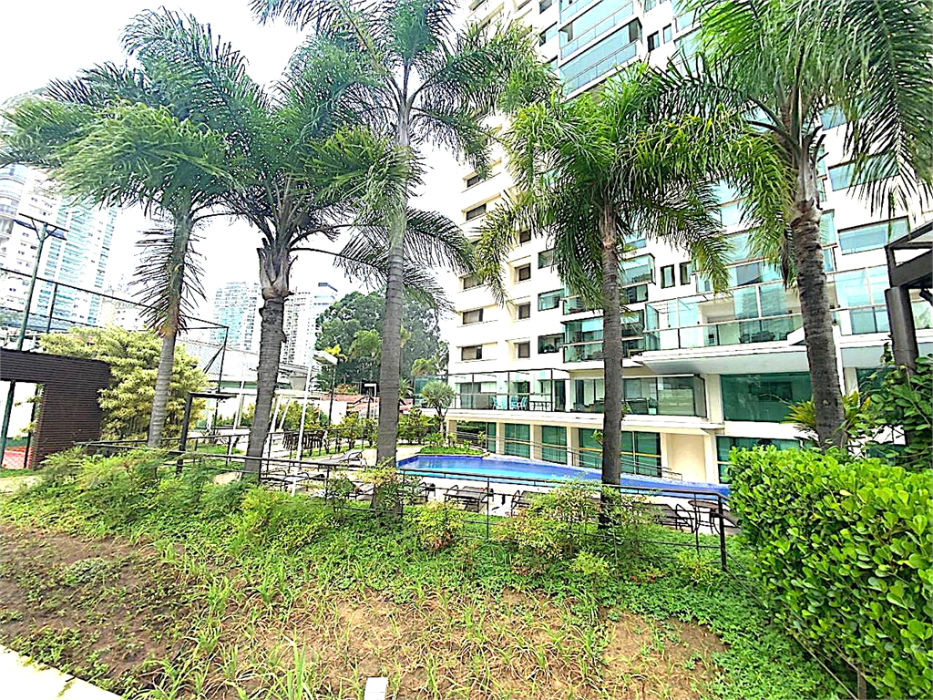 APARTAMENTO em CAMPO BELO