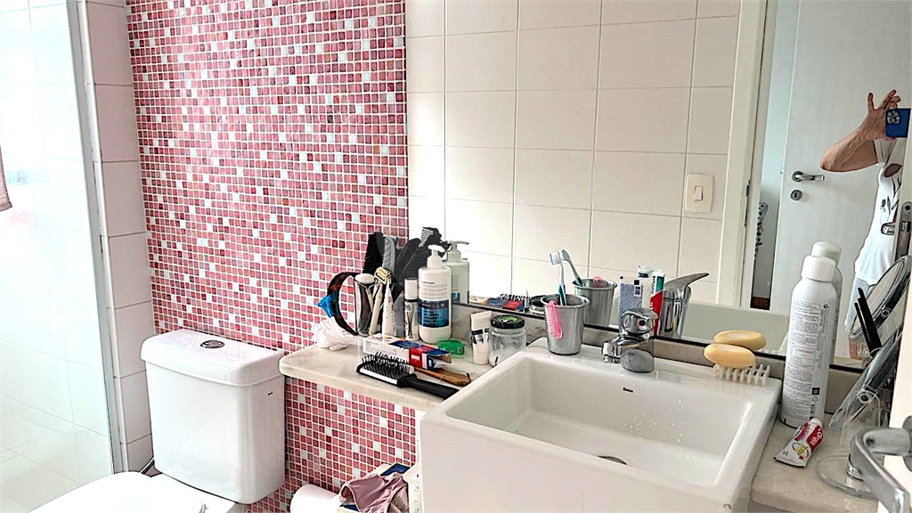 APARTAMENTO em CAMPO BELO