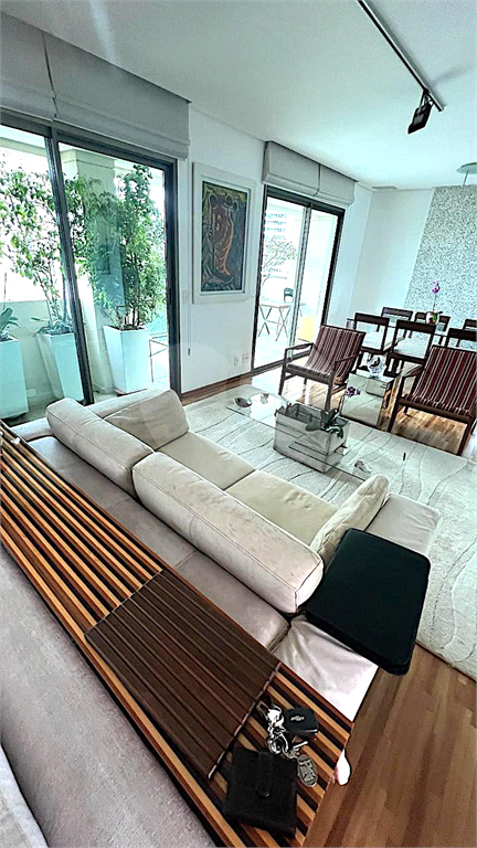 APARTAMENTO em CAMPO BELO