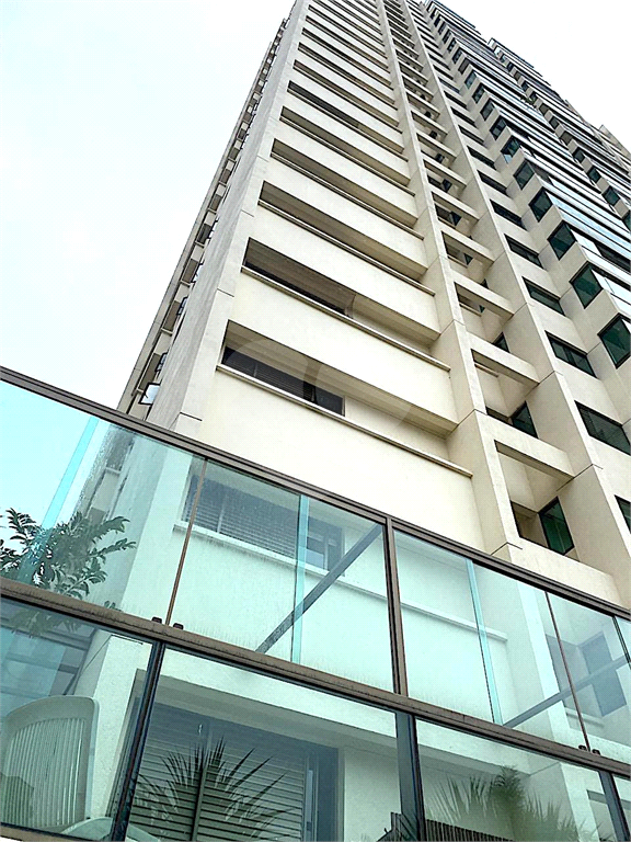 APARTAMENTO em CAMPO BELO