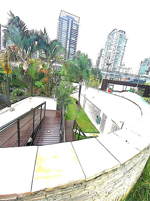 APARTAMENTO em CAMPO BELO