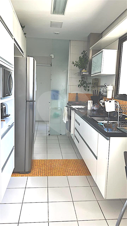 APARTAMENTO em CAMPO BELO