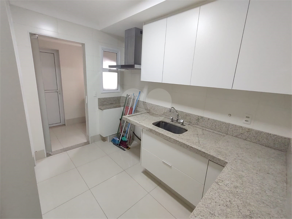 Apartamento à venda com 3 quartos, 112m² - Foto 11