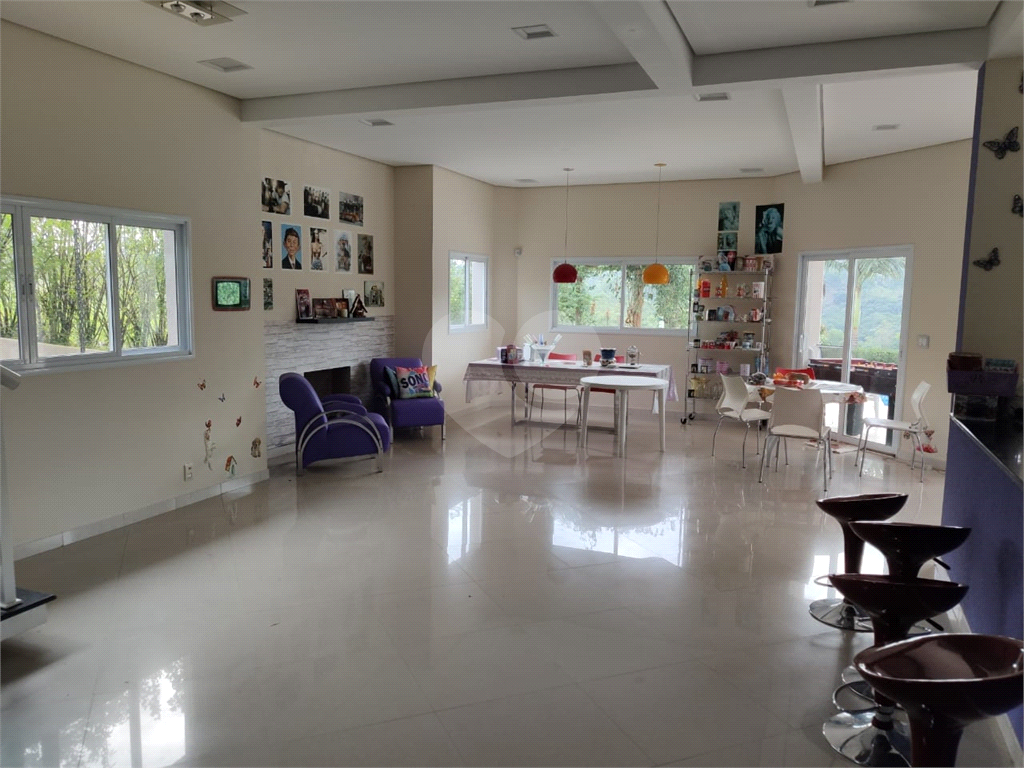 Casa de Condomínio à venda com 4 quartos, 345m² - Foto 17