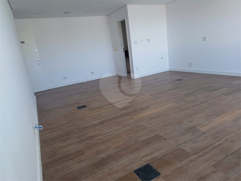 Sala Comercial ao lado da Estação São Joaquim - Avenida da Liberdade - Liber Office