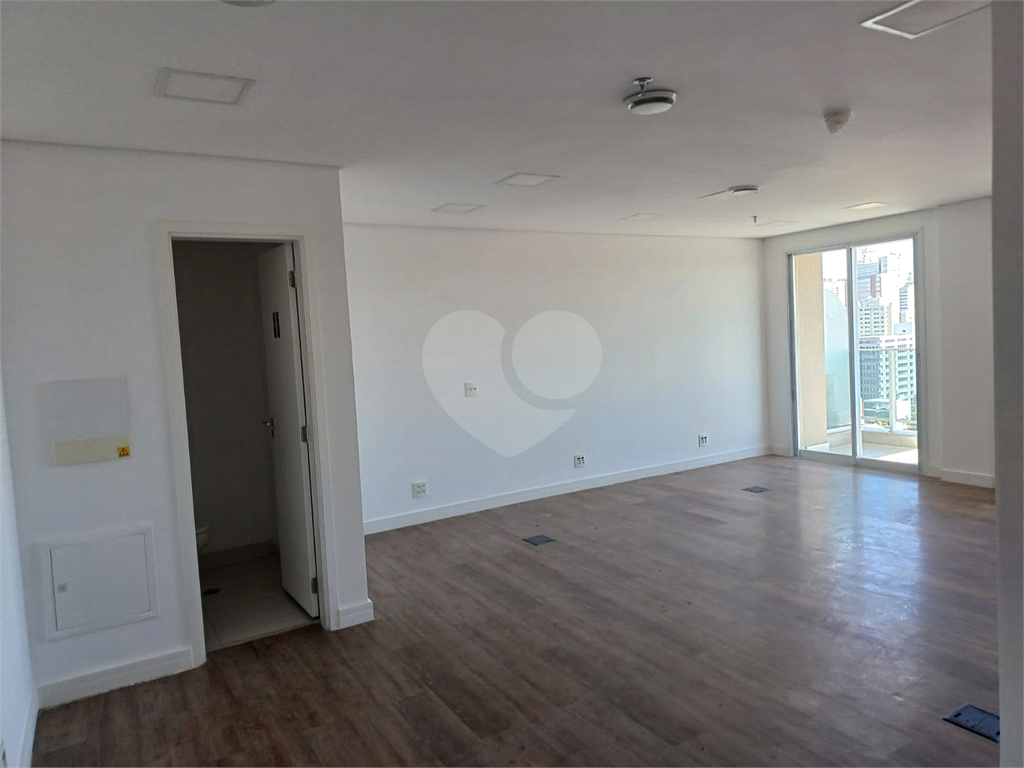 Sala Comercial ao lado da Estação São Joaquim - Avenida da Liberdade - Liber Office