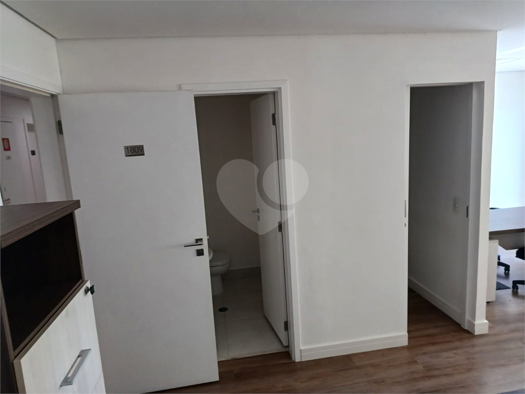 Sala Comercial ao lado da Estação São Joaquim - Avenida da Liberdade - Liber Office
