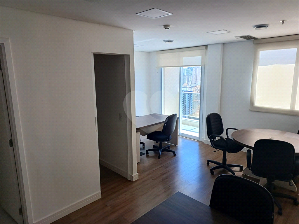 Sala Comercial ao lado da Estação São Joaquim - Avenida da Liberdade - Liber Office
