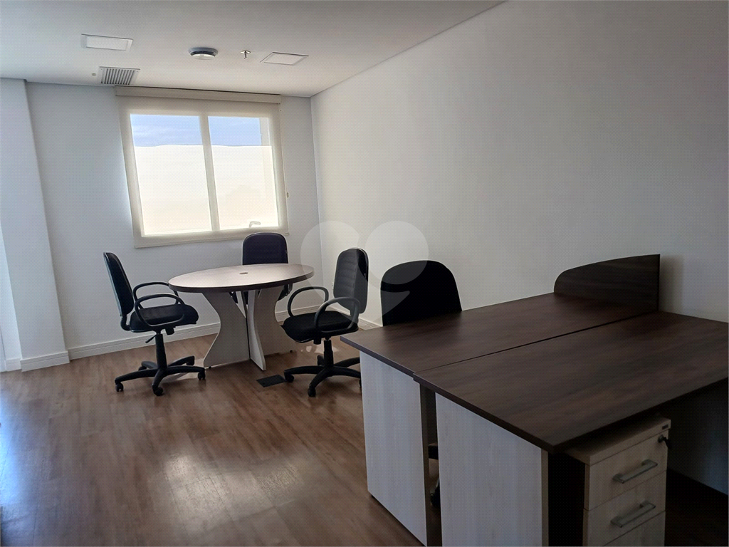 Sala Comercial ao lado da Estação São Joaquim - Avenida da Liberdade - Liber Office