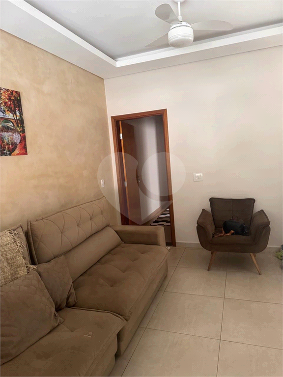 Casa à venda com 2 quartos, 107m² - Foto 1