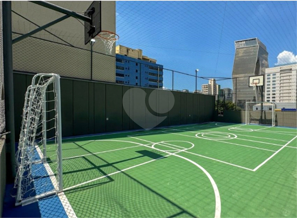 Apartamento novo com  três dormitórios em Pinheiros