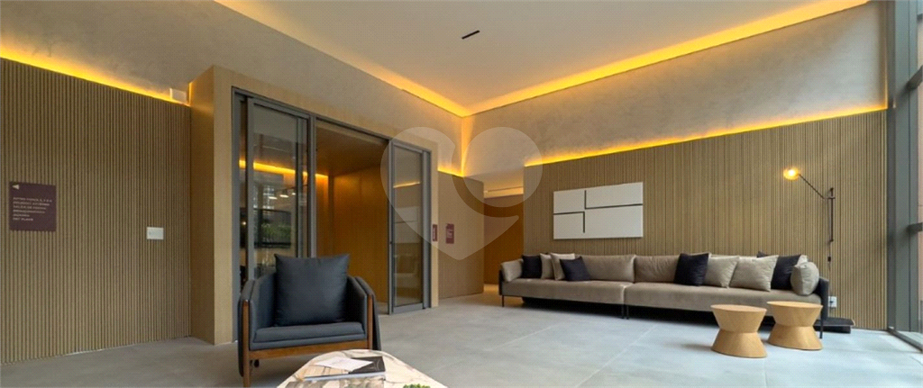 Apartamento novo com  três dormitórios em Pinheiros
