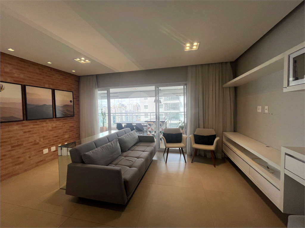 Apartamento com 3 suítes, 2 vagas e deposito na Barra Funda