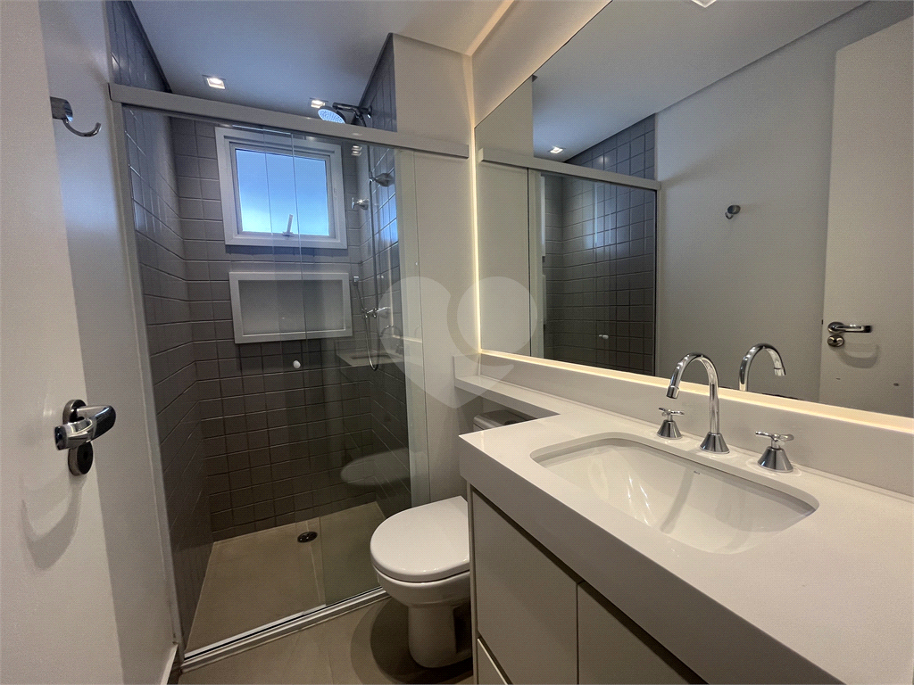 Apartamento com 3 suítes, 2 vagas e deposito na Barra Funda