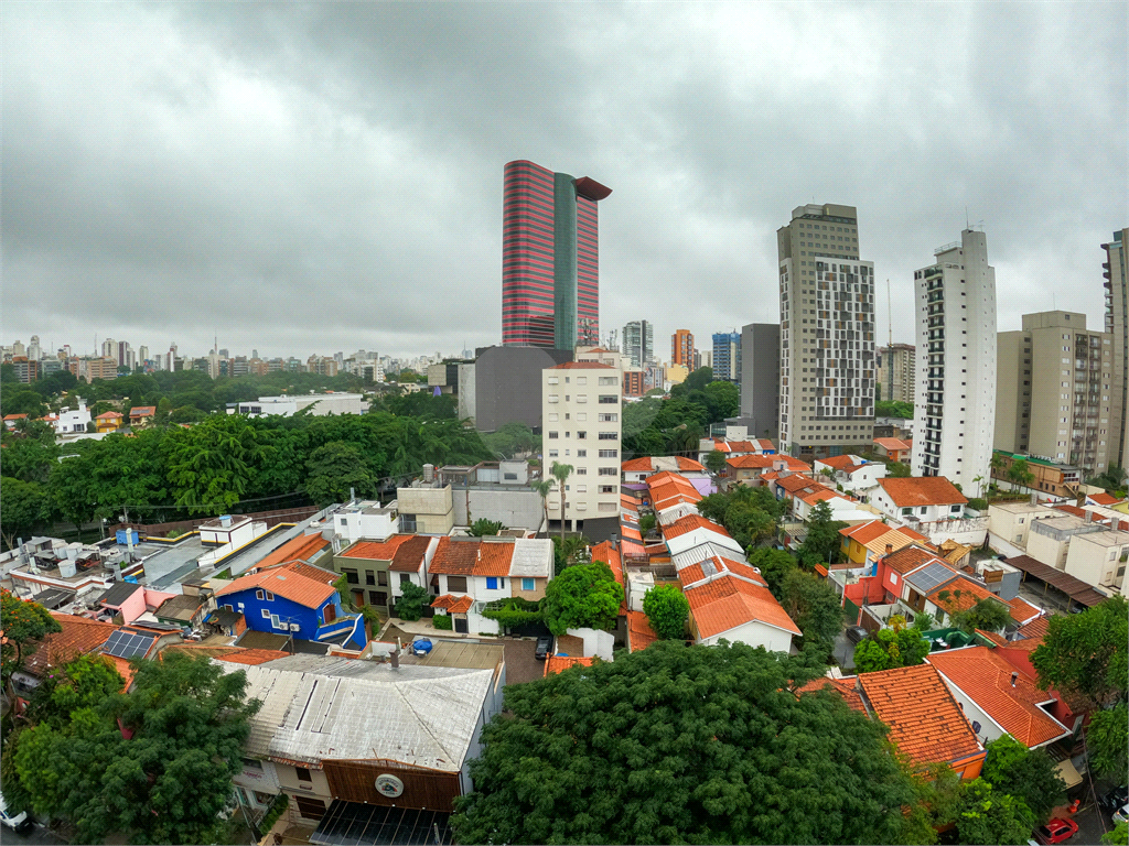 APARTAMENTO À VENDA COM 126M2 - 3 QUARTOS - 2 VAGAS EM PINHEIROS.