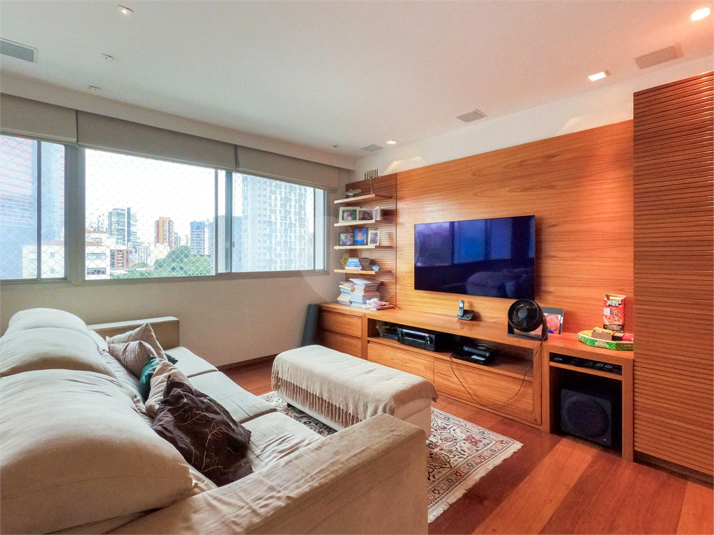APARTAMENTO À VENDA COM 126M2 - 3 QUARTOS - 2 VAGAS EM PINHEIROS.