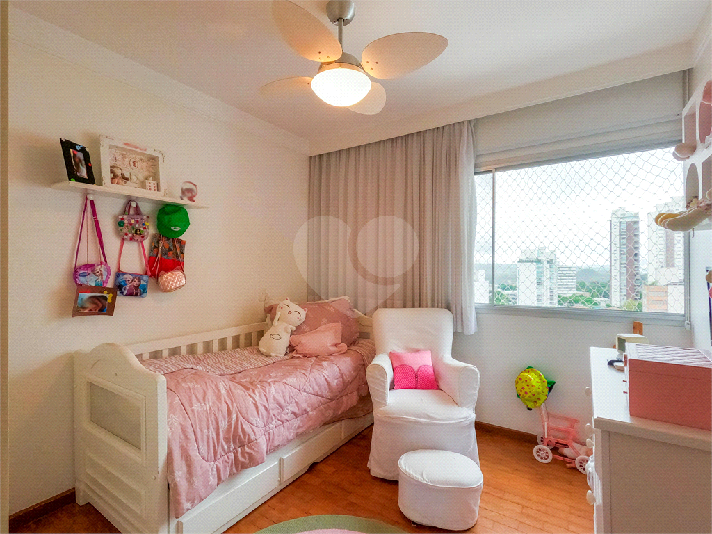 APARTAMENTO À VENDA COM 126M2 - 3 QUARTOS - 2 VAGAS EM PINHEIROS.