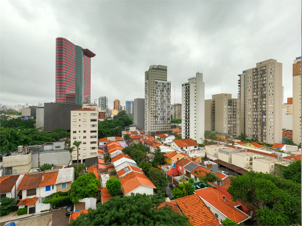 APARTAMENTO À VENDA COM 126M2 - 3 QUARTOS - 2 VAGAS EM PINHEIROS.