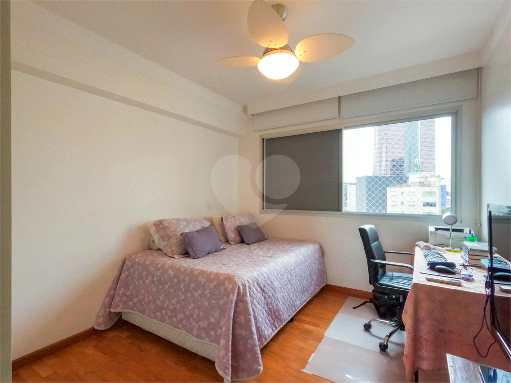 APARTAMENTO À VENDA COM 126M2 - 3 QUARTOS - 2 VAGAS EM PINHEIROS.