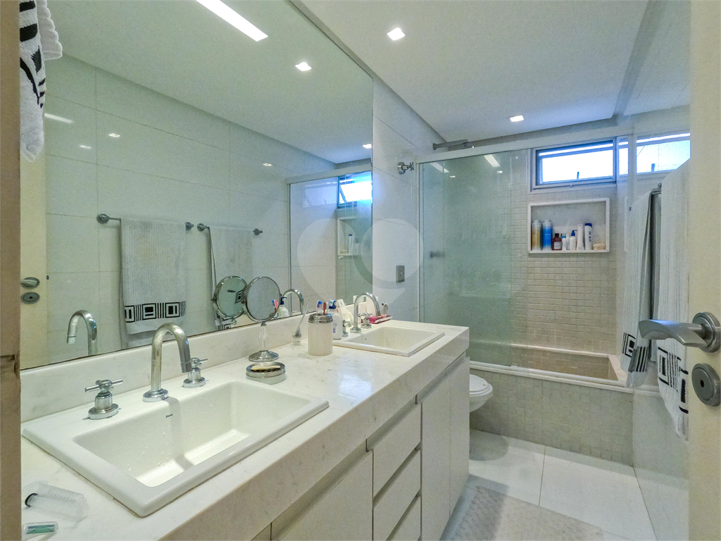 APARTAMENTO À VENDA COM 126M2 - 3 QUARTOS - 2 VAGAS EM PINHEIROS.